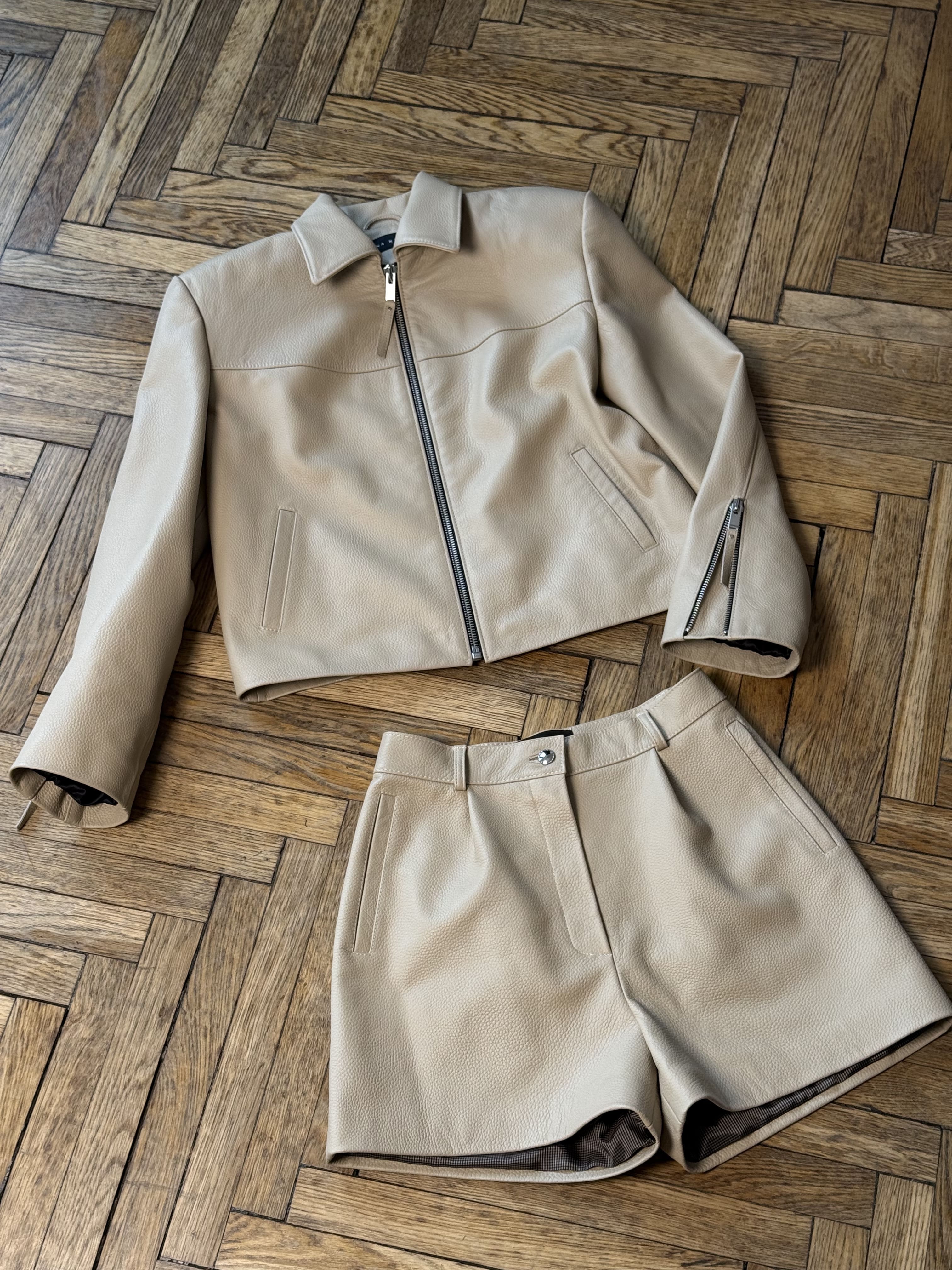 Shorts made of genuine leather ivory